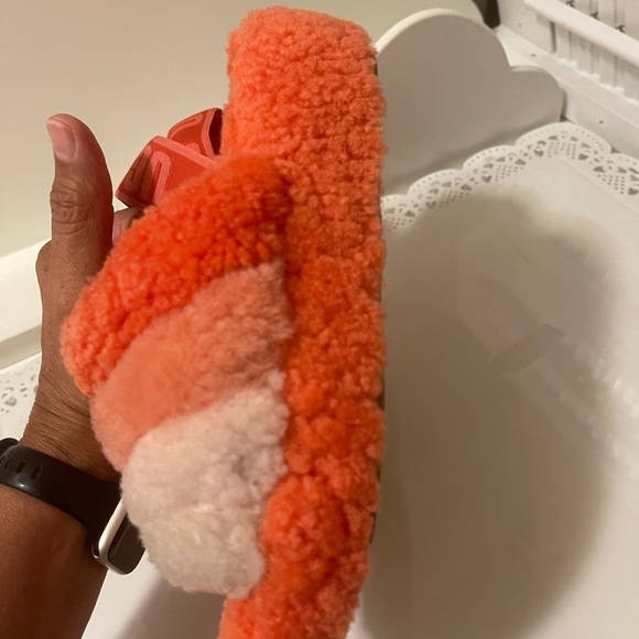 UGG FLUFF YEAH SLIDE
RAINBOW WOMEN SANDAL LAVA
FLOW MULTI-COLORS SIZE 5 - Picture 4 of 14